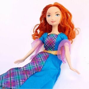 Lot of Disney princess dolls and boy dolls beauty and the beast, Flynn Ryder